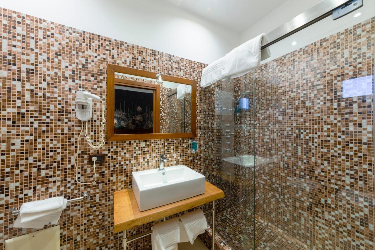 Hotel Vogue Ликола Екстериор снимка